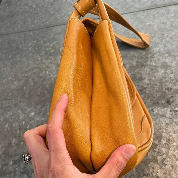 Vintage Tan Camel Leather Vinyl Turn Lock Shoulder Bag Purse Brown Gold Retro - Picture 5 of 14